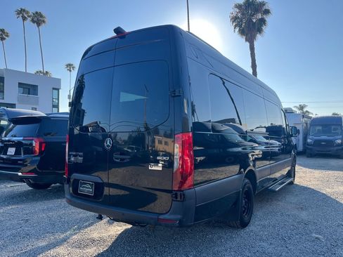 Used 2021 Mercedes-Benz Sprinter 3500 w/ Windows All Around Package image 5