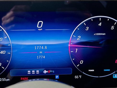 Used 2026 Mercedes-Benz GLC 300 4MATIC image 13