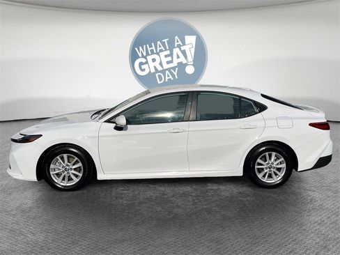 Certified 2025 Toyota Camry LE image 7