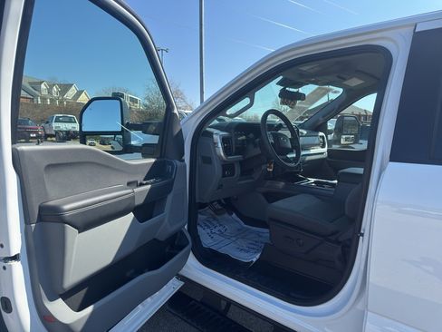Used 2024 Ford F250 XLT w/ FX4 Off-Road Package image 10