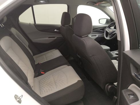 Used 2022 Chevrolet Equinox LS image 19