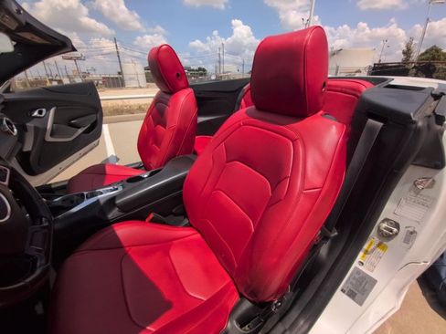 Used 2020 Chevrolet Camaro LT RWD image 13