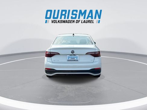 Used 2024 Volkswagen Jetta SE w/ Panoramic Sunroof Package FWD image 7