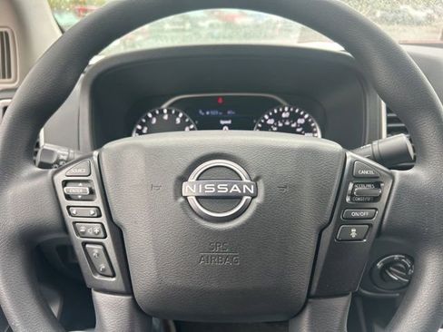 Used 2023 Nissan Frontier SV w/ Technology Package AWD/4WD image 13
