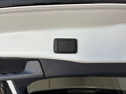 Used 2025 Toyota RAV4 XLE w/ Convenience Package image 23