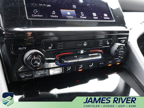 Used 2024 Jeep Grand Cherokee L Laredo AWD/4WD image 38