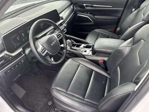 Used 2025 Kia Telluride S AWD/4WD image 13
