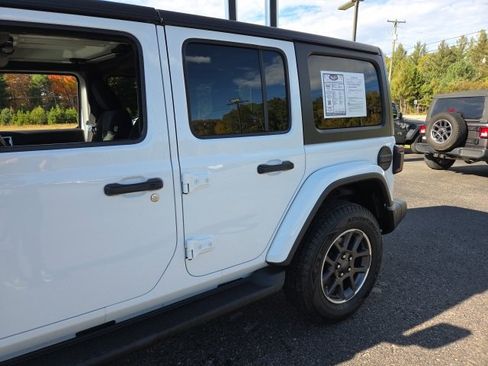 Used 2021 Jeep Wrangler Unlimited Sahara image 31