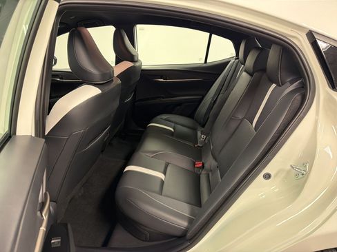 Used 2025 Toyota Camry SE w/ Convenience Package FWD image 20