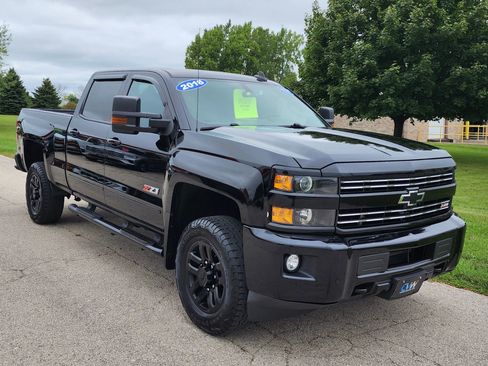 Used 2016 Chevrolet Silverado 2500 LT w/ Midnight Edition image 2