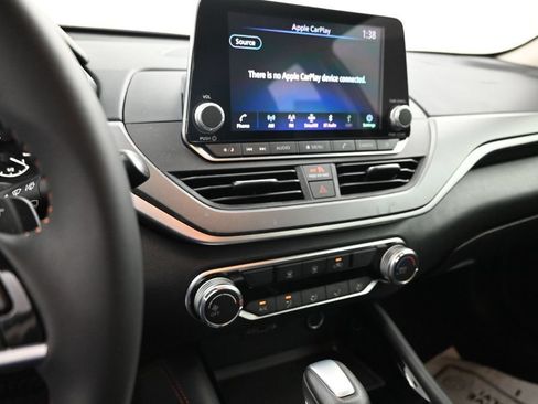 Certified 2025 Nissan Altima 2.5 SR FWD image 24