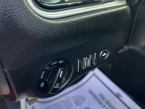 Used 2022 Dodge Challenger GT image 41