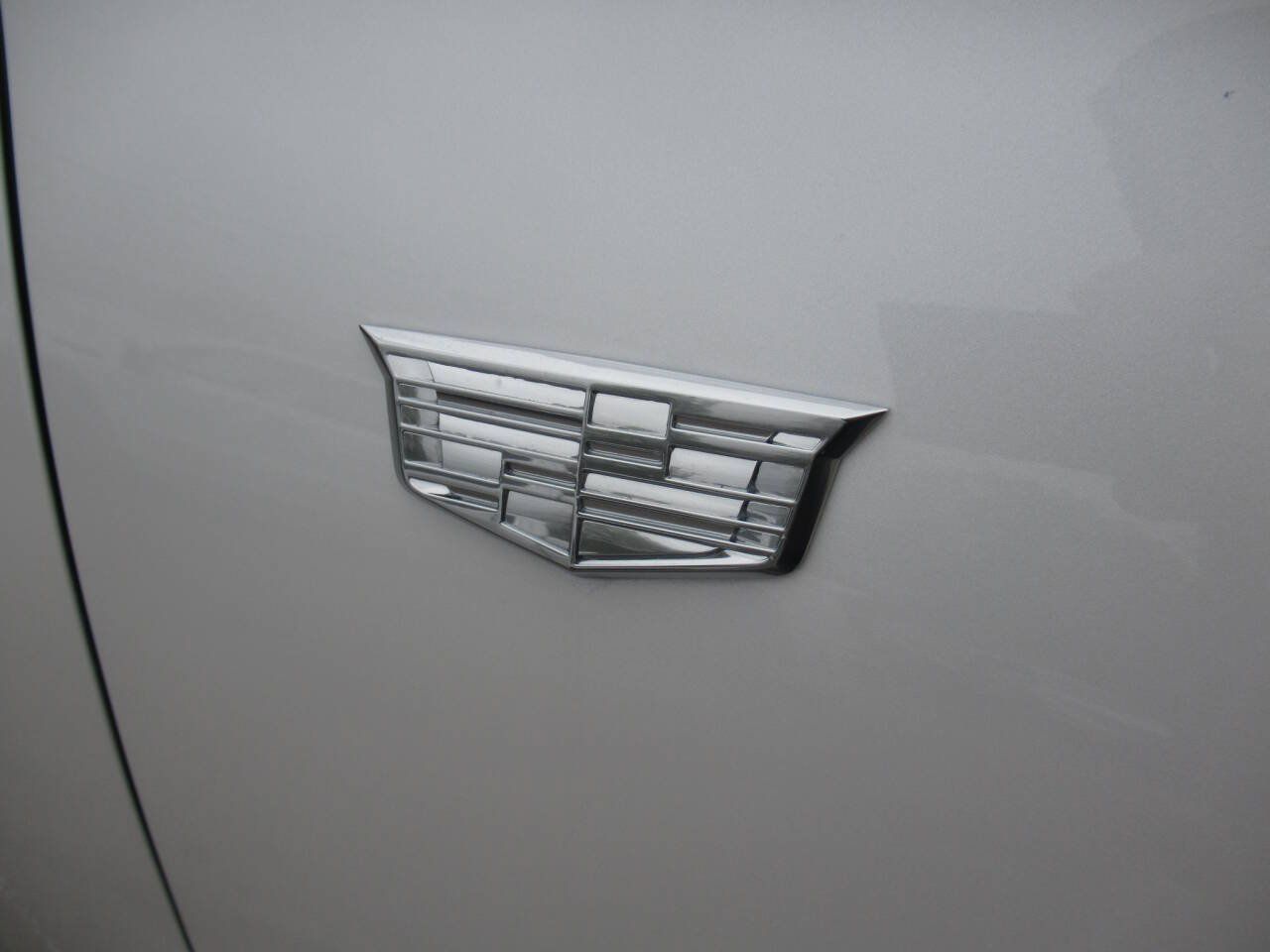 Used 2024 Cadillac XT6 Premium Luxury w/ Technology Package AWD/4WD image 5