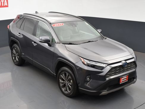 Used 2023 Toyota RAV4 Limited AWD/4WD image 25
