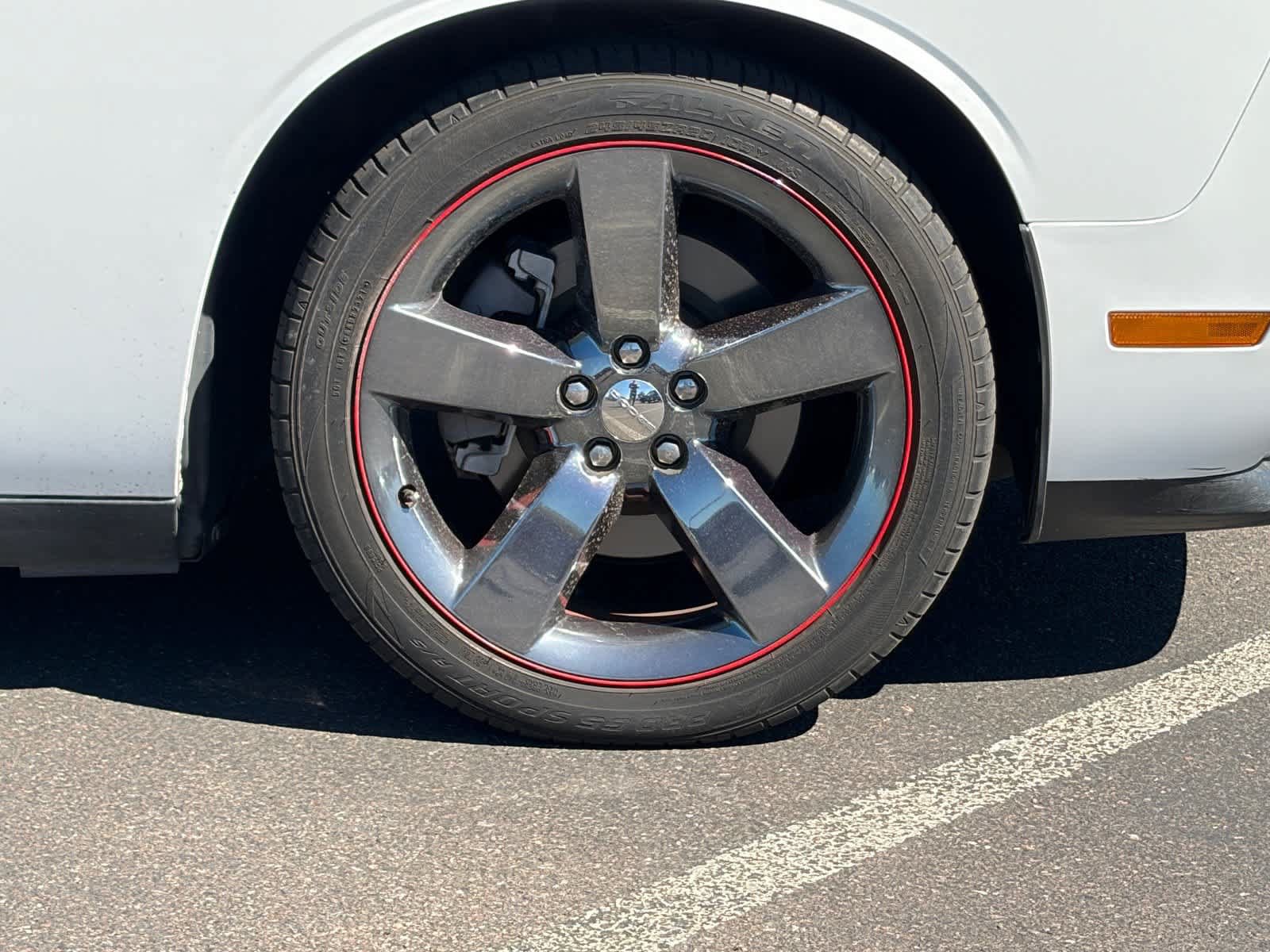 Used 2014 Dodge Challenger SXT RWD image 5