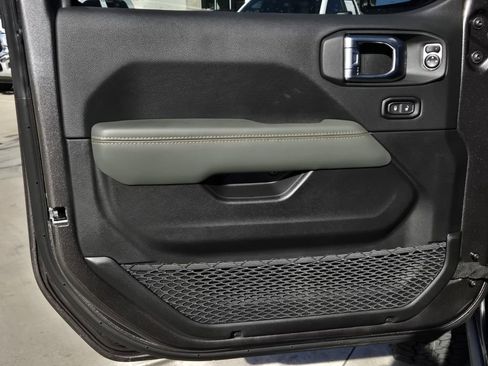 New 2026 Jeep Gladiator Mojave image 15