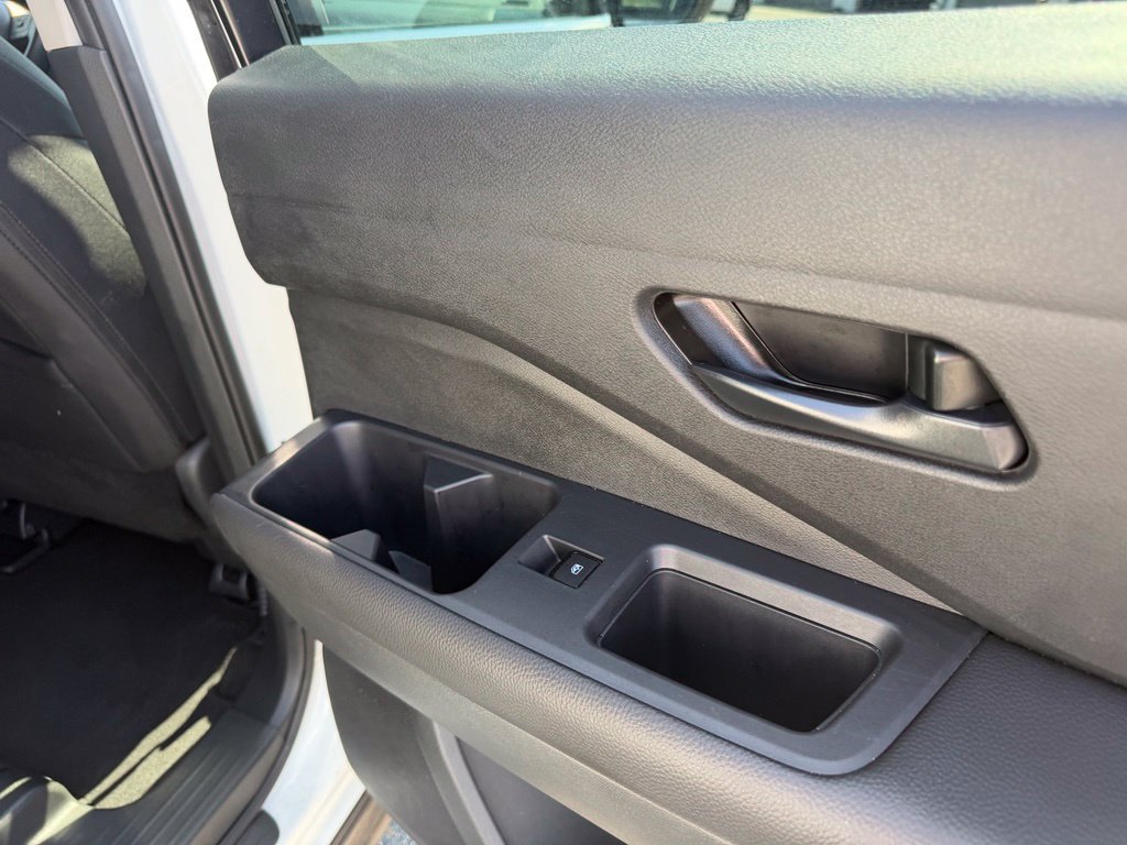 Used 2025 Nissan Pathfinder SV AWD/4WD image 35
