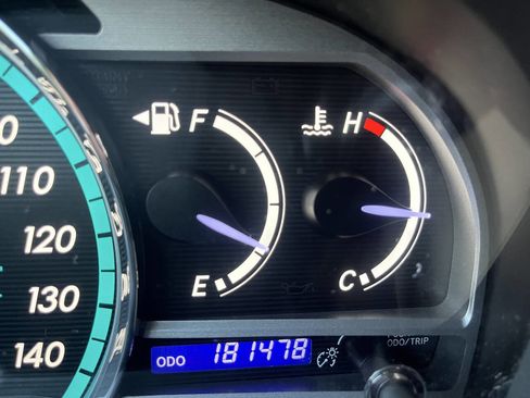 Used 2014 Toyota Venza LE image 30