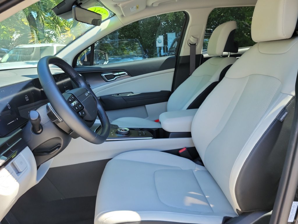 Certified 2026 Kia Sportage EX AWD/4WD image 16
