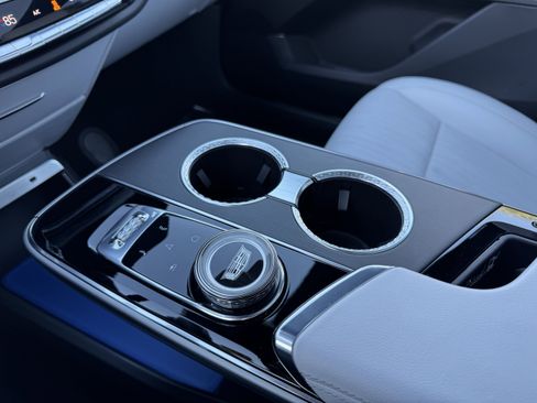 Used 2024 Cadillac Lyriq Luxury image 28