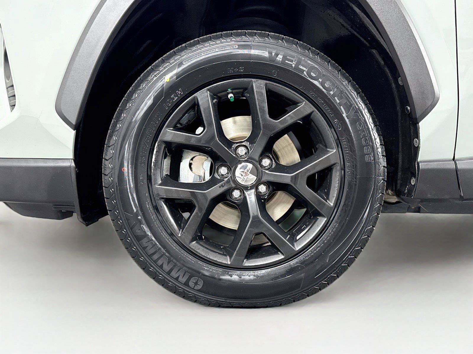 Used 2019 Toyota RAV4 XLE w/ Convenience Package FWD image 47