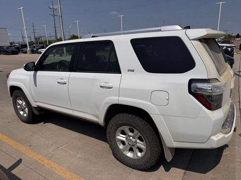 Used 2018 Toyota 4Runner SR5 Premium AWD/4WD image 7