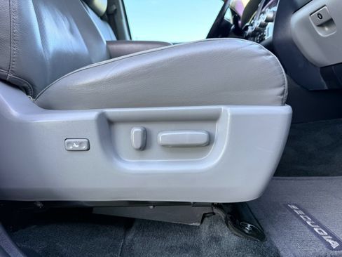 Used 2018 Toyota Sequoia Platinum w/ Carpet Mat Package AWD/4WD image 27