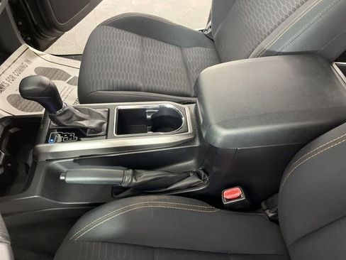 Used 2017 Toyota Tacoma SR5 image 28