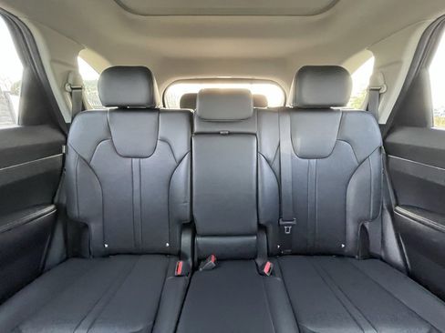 Used 2025 Kia Sorento S w/ Panoramic Sunroof Package image 32