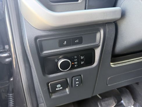 Used 2024 Ford Expedition XLT image 26