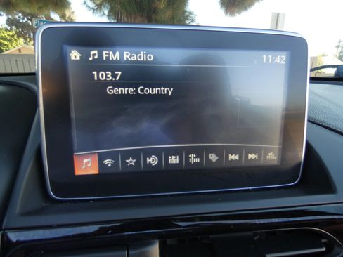 Used 2018 FIAT 124 Spider Lusso w/ Convenience Group image 40