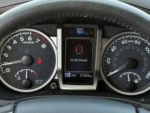 Used 2023 Toyota Tacoma SR5 RWD image 17