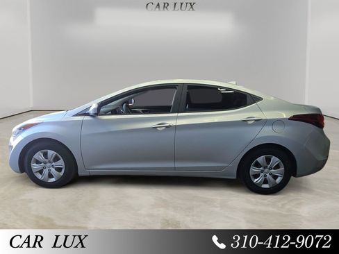 Used 2016 Hyundai Elantra SE image 2