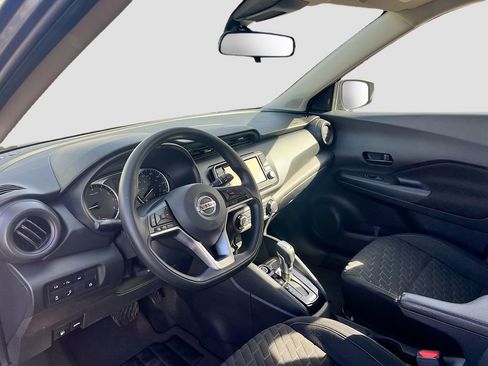 Used 2021 Nissan Kicks S image 9