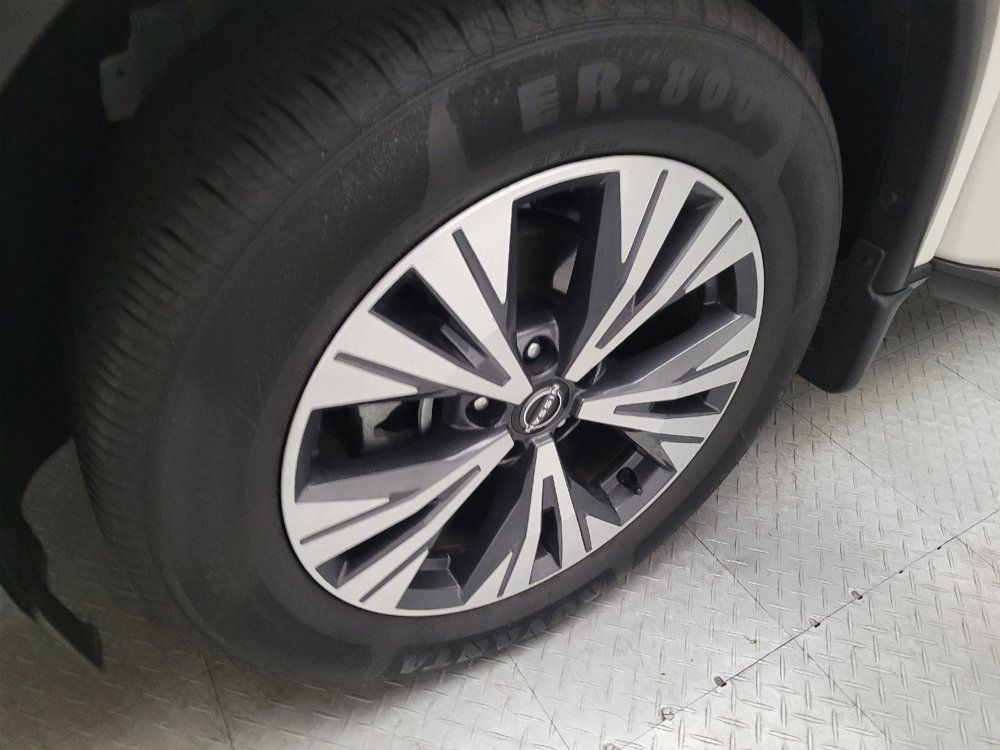Used 2023 Nissan Rogue SV FWD image 31