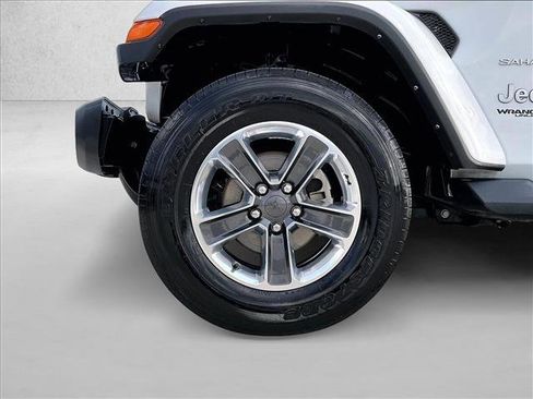 Used 2022 Jeep Wrangler Unlimited Sahara AWD/4WD image 10