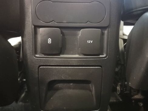 Used 2023 Ford Explorer XLT w/ Equipment Group 202A AWD/4WD image 28