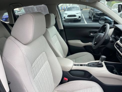 Certified 2026 Honda HR-V LX image 31