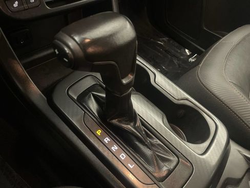 Used 2021 GMC Canyon AT4 w/ Driver Alert Package AWD/4WD image 9