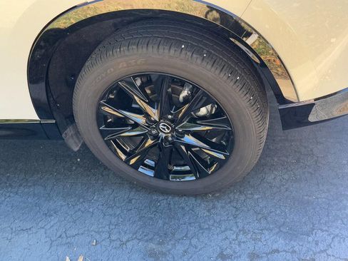 Used 2025 MAZDA CX-5 Carbon Edition image 5