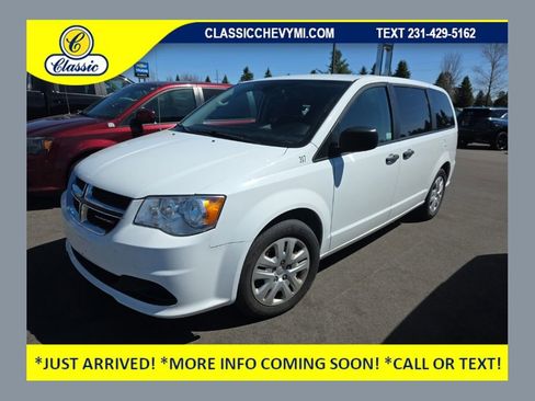 Used 2019 Dodge Grand Caravan SE w/ UConnect Hands-Free Group FWD image 1