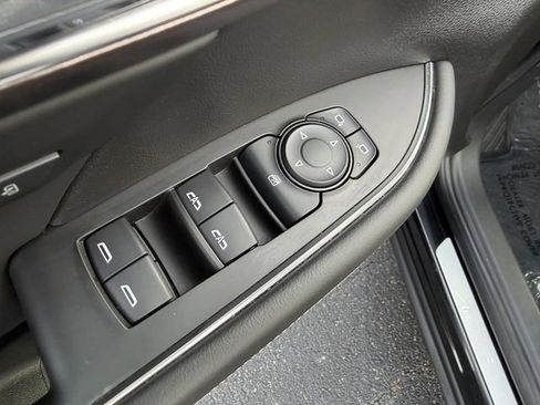 Used 2023 Buick Envision Avenir image 10