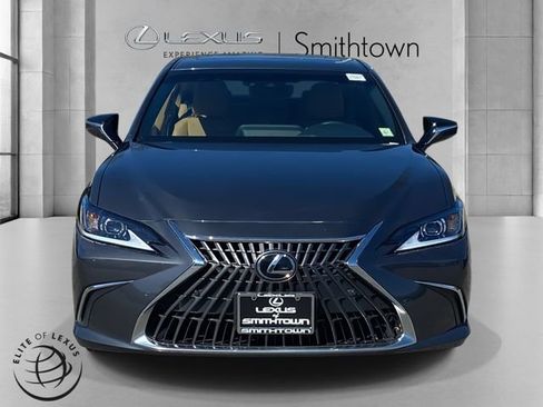 Used 2023 Lexus ES 300h w/ Premium Package image 2
