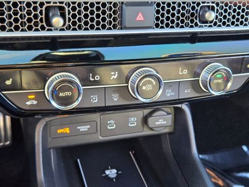 Certified 2025 Honda Civic Sport image 24