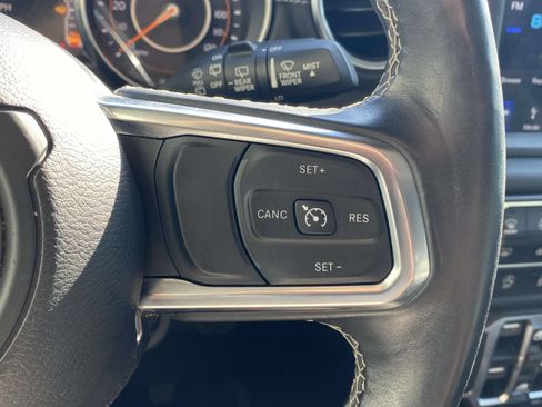 Used 2018 Jeep Wrangler Unlimited Sahara AWD/4WD image 22