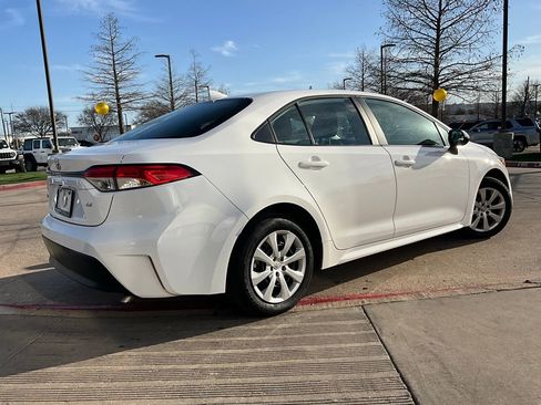 Used 2025 Toyota Corolla LE image 6