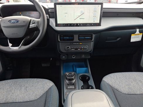 New 2025 Ford Maverick XLT w/ XLT Luxury Package image 10