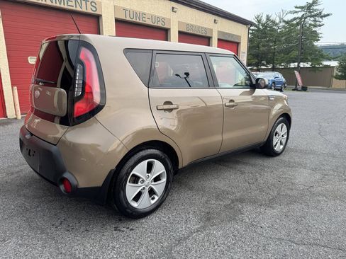 Used 2014 Kia Soul FWD image 6