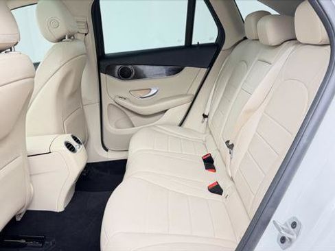 Used 2021 Mercedes-Benz GLC 300 image 18