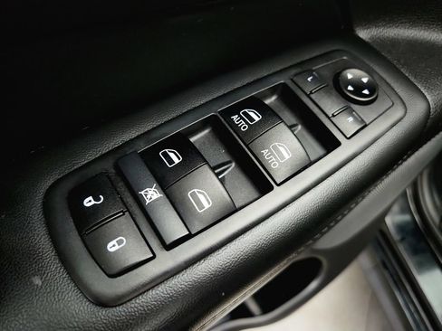Used 2019 Jeep Grand Cherokee Limited X AWD/4WD image 25